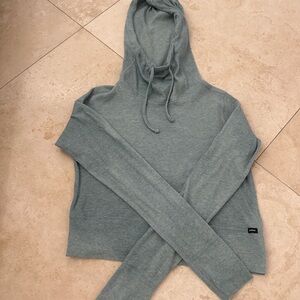 Prana hoodie size small - slightly cropped style